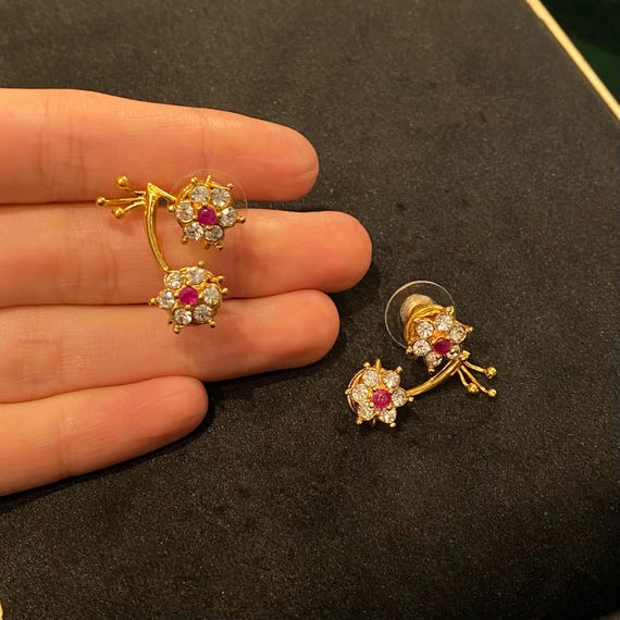 Vintage flower shape unsigned Ruby red stone gold… - image 3