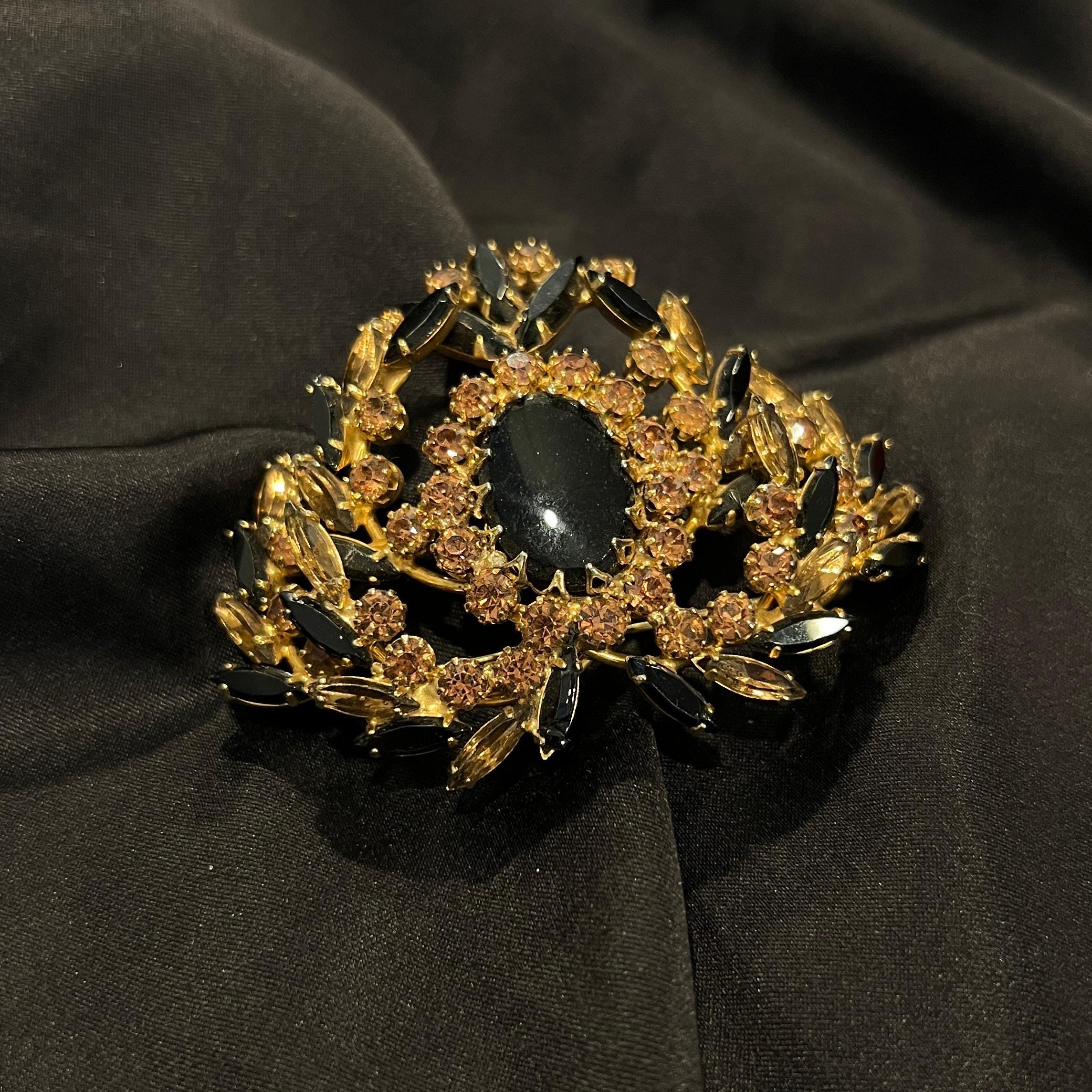西ドイツ製黒ブローチ(ビンテージ) vintage black brooch (made