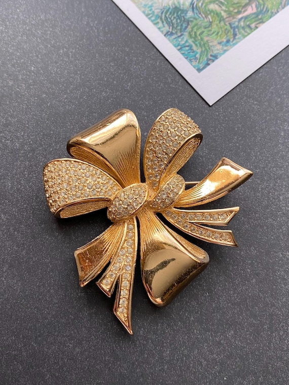 Dior Gold Bow Brooch with Crystal Accents Vintahr Christian Dior Gold Bow Brooch with Sparkling Accents main image 3