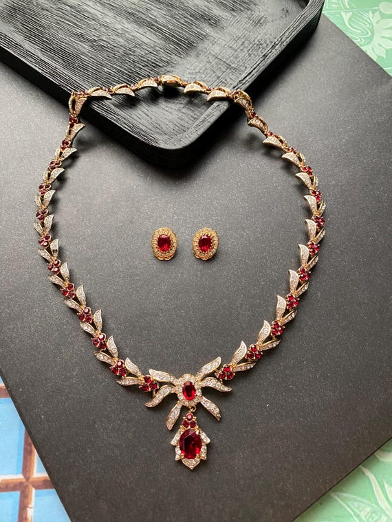 1980s Vintage Attwood Sawyer Bow Design Red Rhinestones Clear