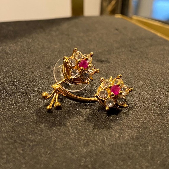 Vintage flower shape unsigned Ruby red stone gold… - image 4