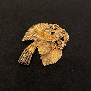 Vintage Christian Dior signierte Brosche vergoldete Blumenstraußform Pin 1980er Jahre