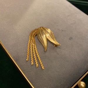 Vintage brooch gold-plated lily of the valley tessel chain pin