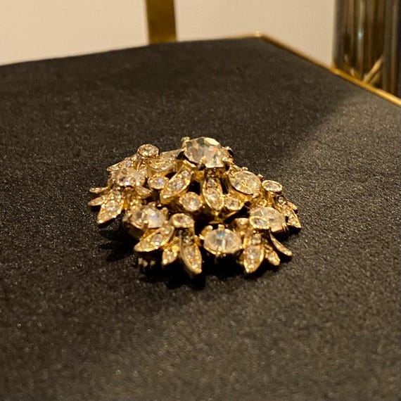 ヴィンテージ Attwood & Sawyer 署名なしブローチ 金メッキ 花型ピン