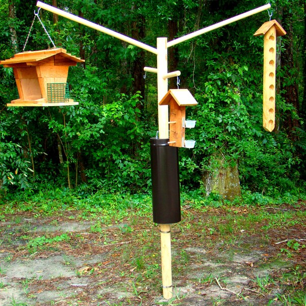 Bird feeder pole and bird feeder combinations - save up to 40 dollars with our best bird attracting bird feeders and bird feeder pole combos