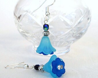Gift for gardener, blue dangly flower earrings, botanical jewellery, bridesmaid gift
