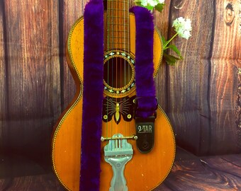 Vtar Vegan Soft Faux Fur Design Adjustable Acoustic Electric Guitar Strap (Purple FauxFur)