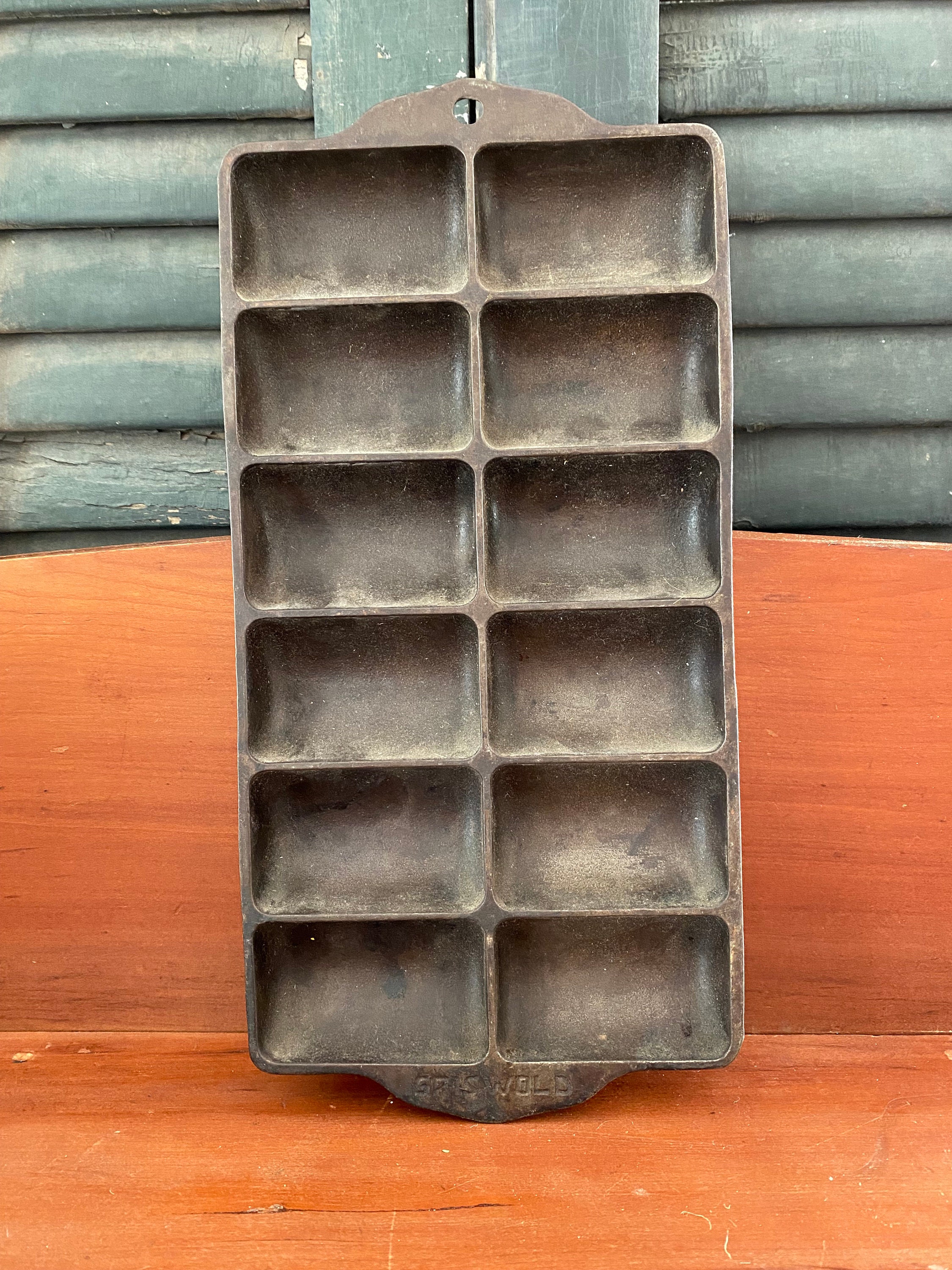 Cast Iron French Roll Baking Gem Pan, Unmarked Griswold 11 Antique