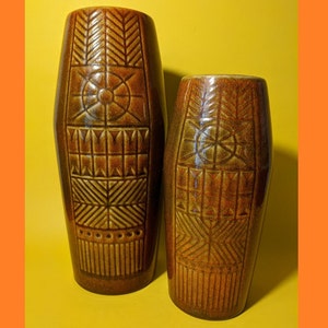 Mari Simmulson for Upsala Ekeby 1966 Peru Series 6072m Chartreuse and Taupe Textured Vase