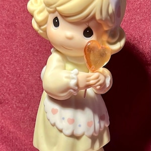 Precious Moments Retired Figurine You Have The Seeetest Heart 1999 #689548