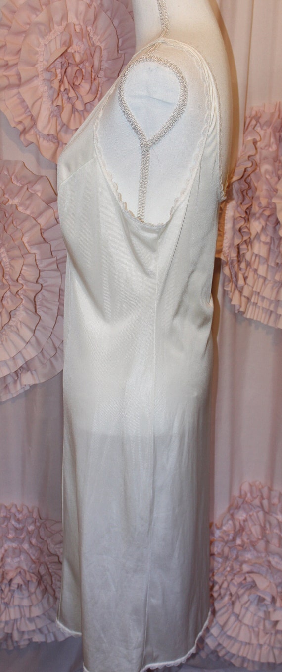 Vintage Woman's Full Slip, Cream Size 36, Lace 19… - image 3