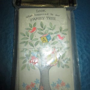 Pacote com 12 cartões e envelopes vintage "Olha o que aconteceu com nossa árvore genealógica" para anúncio de nascimento de bebê - década de 1960
