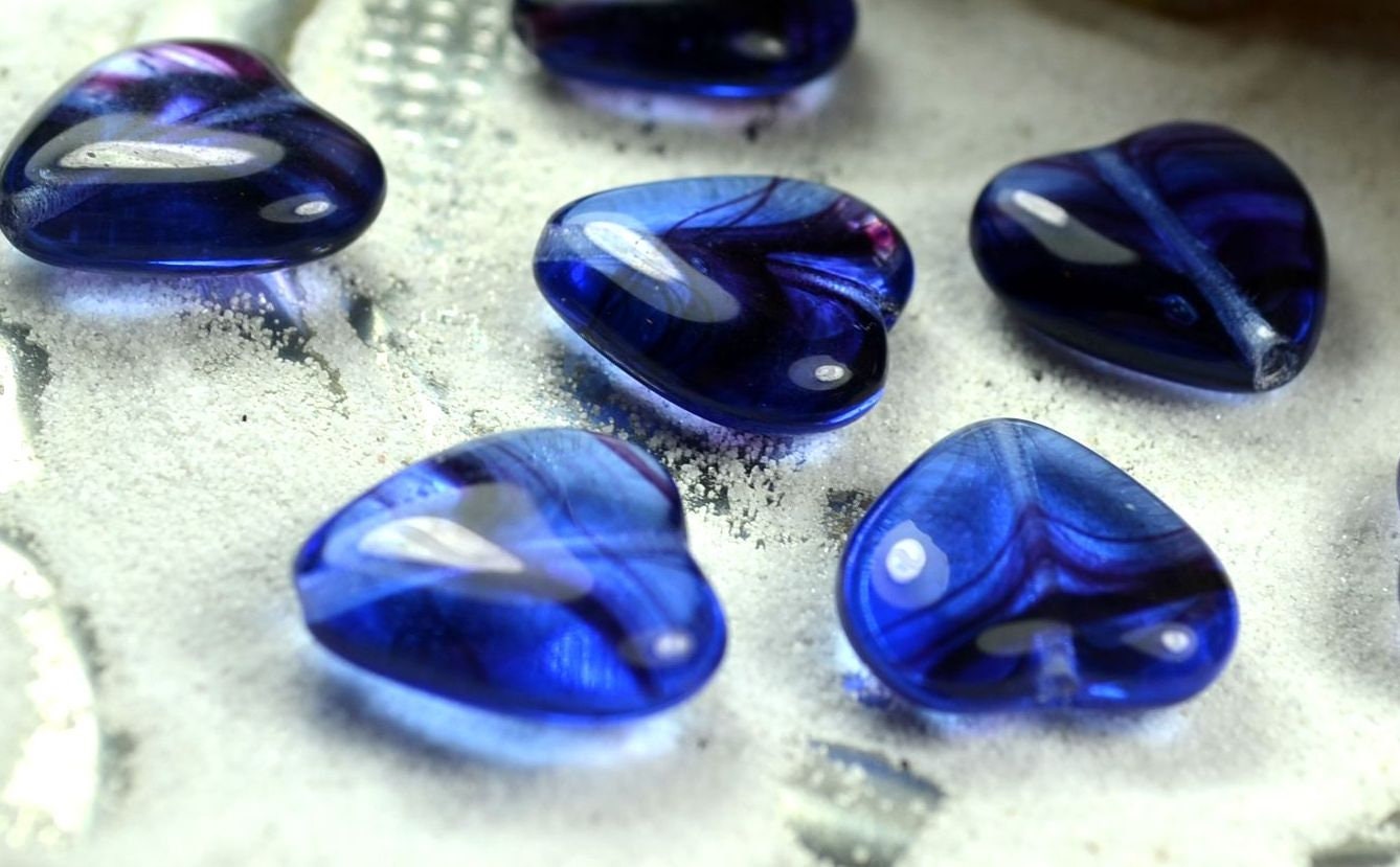 30 Sapphire AB Lampwork Glass 12mm Heart Beads