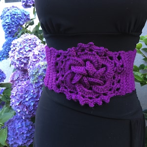 Gehaakte paarse riem, korsetriem met Keltische knoop, uniek boho-accessoire