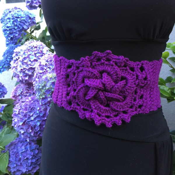 Gehaakte paarse riem, korsetriem met Keltische knoop, uniek boho-accessoire