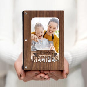 Livro de receitas da mamãe, capa de madeira com capa de foto personalizada, cartões de receitas em branco, fichário A6 recarregável e encadernação de cortiça, capa de nogueira