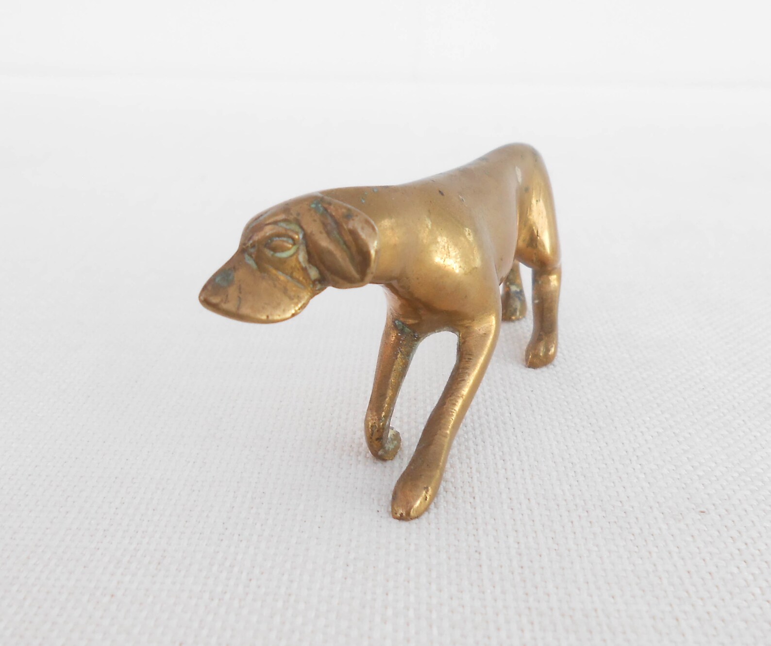 pointer dog figurine