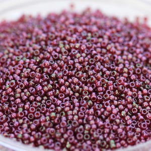 NEW!!! 20g 15/0 Gold Lustered Wild Berry Toho Seed Beads - 20grams, metallic beads. superior quality, Toho 331