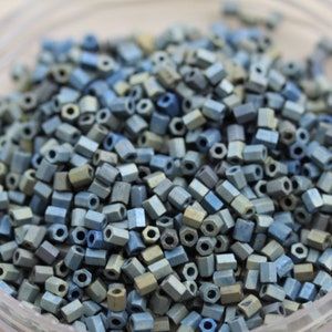 25g 8/0 Hex Cut / 2Cut Matte Metallic Blau Gold Iris Matsuno Rocailles - 25 Gramm - spektakuläre Farbe, mattierte Hex Cut Perlen
