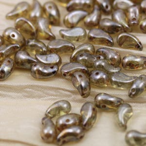 50 Stück 5x8mm Transparent Grün Picasso Luster Zoliduo Rechte Version 2-Loch Tropfenförmige Tschechische Glasperlen, fabelhafte neue Perlen ...