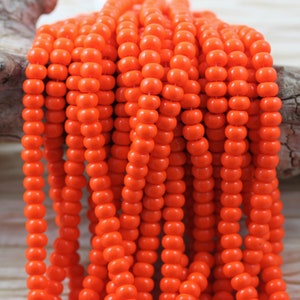 1/0 abalorios checos de semillas checas de color naranja oscuro - Parecen cuentas africanas comerciales - 1 hebra de 20&quot; de largo, cuentas de vidrio checa gruesas, cuentas de cuervo