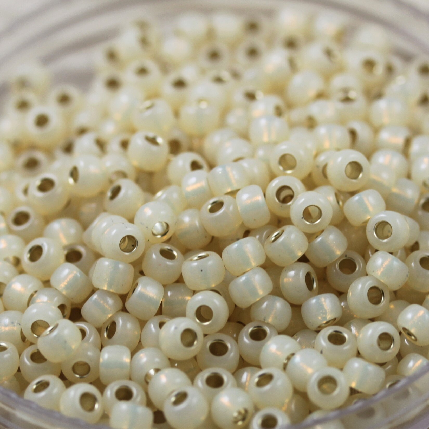 6-577, Miyuki 20g Silver Lined White Alabaster 6-577, Miyuki 20g Silver Lined White Alabaster