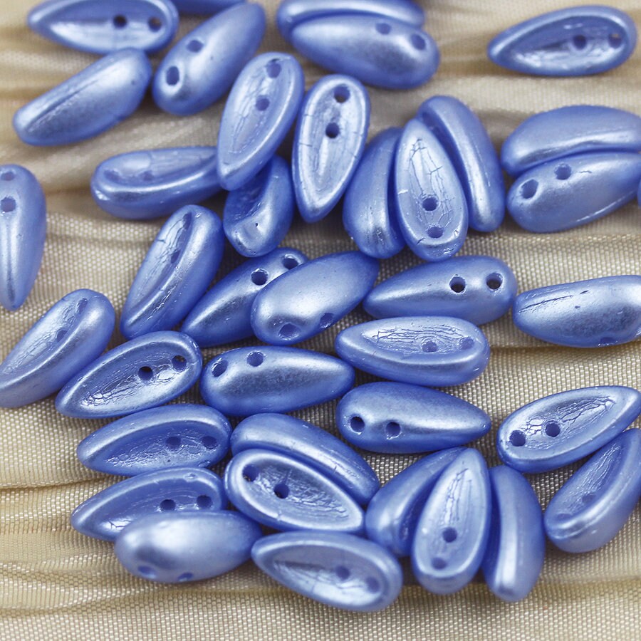 50個 4 x 11 mm 2穴チリチェコガラスビーズ、お好きな色をお選び 50個 4 x 11 mm 2穴チリチェコガラスビーズ、お好きな色をお選び
