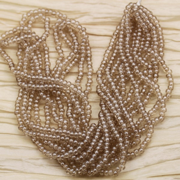 70g 6/0 Perles de graines tchèques lumineuses Taupe - 70 grammes - fabuleuses perles d’océan, perles de plage d’été, perles lumi taupe chaudes