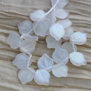 NEW! 20pcs 12X15mm Matte Crystal AB Curved Leaves Czech Glass Beads