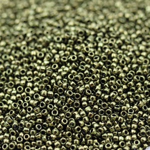 NEW! ! 20g 15/0 Gold Lustered Dark Antique Bronze Toho Seed Beads, metallic glass beads. Toho 422