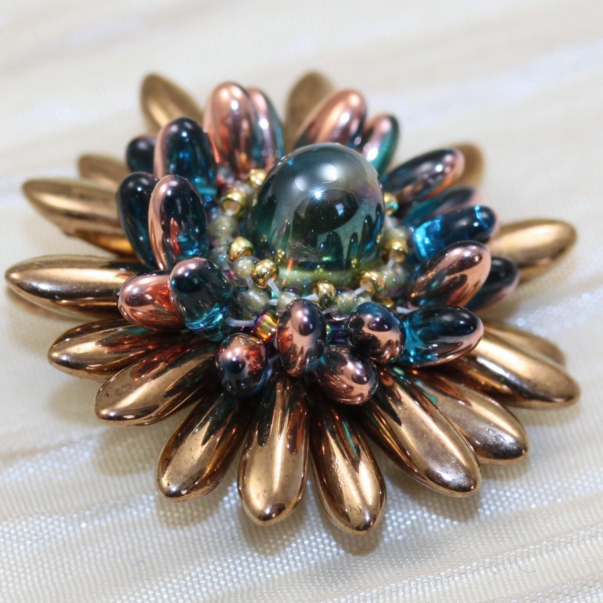 20グラム 2.5 x 6 mm ジェット / Marea Rizo チェコガラスビーズ