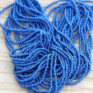 ¡¡¡NUEVO!!! 11/0 PermaLux Blue Dyed Cuentas de semillas checas - 1 madeja - 12 / 20&quot;, aspecto perla, brillo increíble
