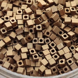 ¡NUEVO! ¡Descatalogado! Cubos de cuentas Miyuki de 30 g y 4 mm en bronce claro metálico mate - 30 gramos, Miyuki 457LF, color Db 22L