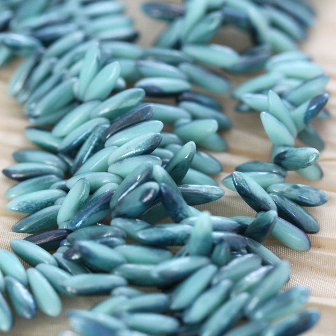 Dagger Code Turquoise BACK! 98-100pcs 3x10mm Blue Turquoise / Ultra Luster Daggers Czech ...
