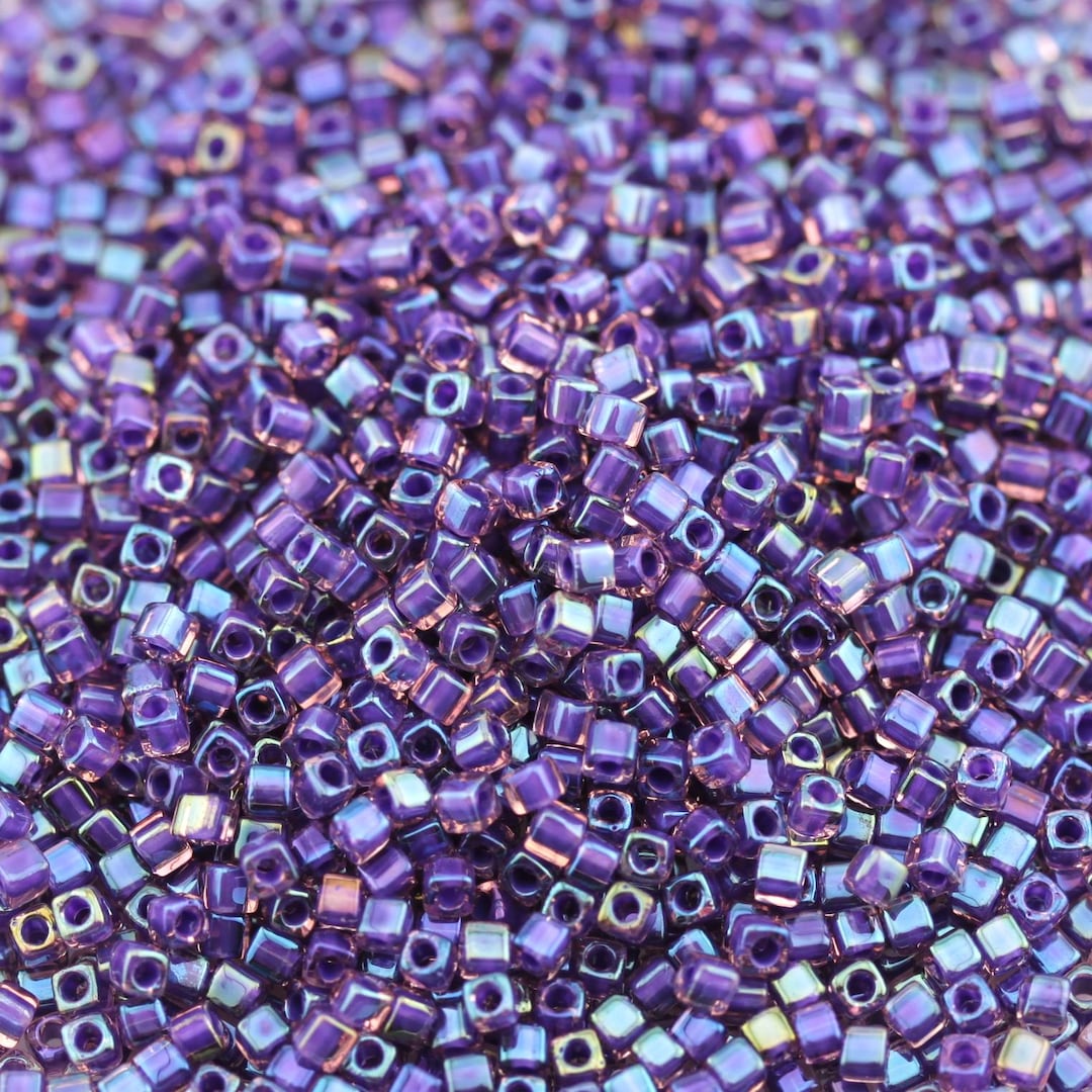 NEW! Discontinued! 20g 1.8mm Rosaline AB / Purple Lined Cubes