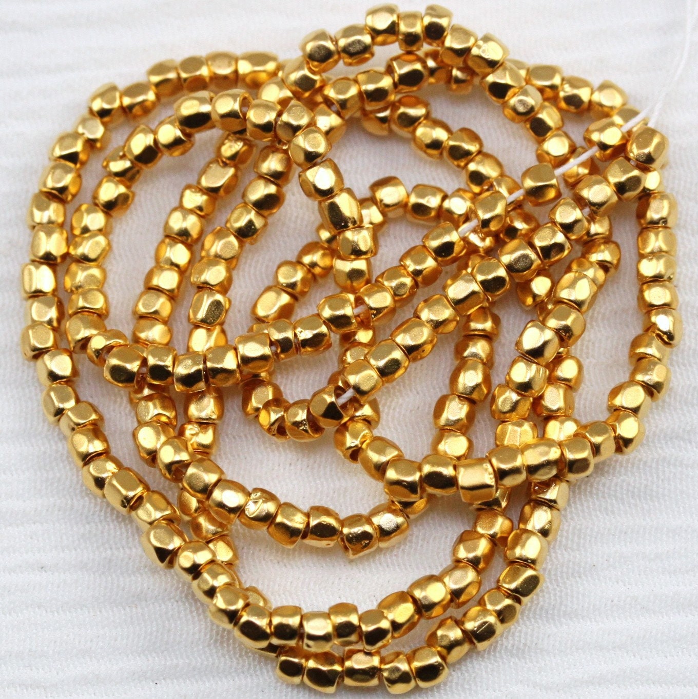 12/0 8/0 6/0 Gold Metallic Iris Seed Beads 2mm 3mm 4mm Gold Iris Rocailles  Gold Metallic Mix Seed Beads 15 Grams per Order 
