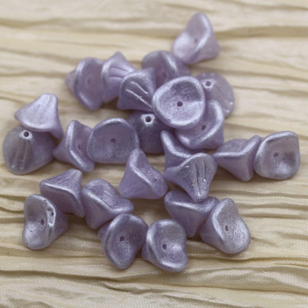 25pcs 12X10mm Silver Glow Milky Alexandrite Flower Bells Czech Glass Beads. Summer flowers. Fancy flower beads