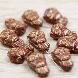 10pcs 18x11mm Light Brown / dk caramel with Gold Inlay Owls chunky Czech Glass Beads, RARE find, very detailed, fabulous ...