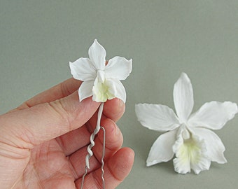 Cattleya Orchid Wedding Hair Pin, White Cattleya Bridal Hair Pin, White Orchid Wedding Hair Barrette, White Tropical Orchid Hairpiece