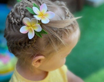Plumeria hair clips set 2, Realistic Hawaiian hair flower, Tropical bridal hair pin, Plumeria for hair