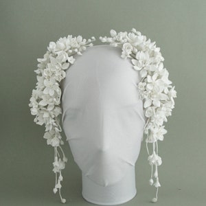 White Flowers bridal hair accessories, Ivory White Flower Wedding Tiara, White Ivory Wedding Headpiece, Ivory White Flower Crown