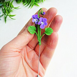 Veilchen-Brosche, Veilchen-Anstecknadel, Lila-Blumen-Brosche, Oster-Geschenkidee, Muttertagsgeschenk, wilde Veilchen-Brosche, Frühlingsblumen-handgemachte Brosche