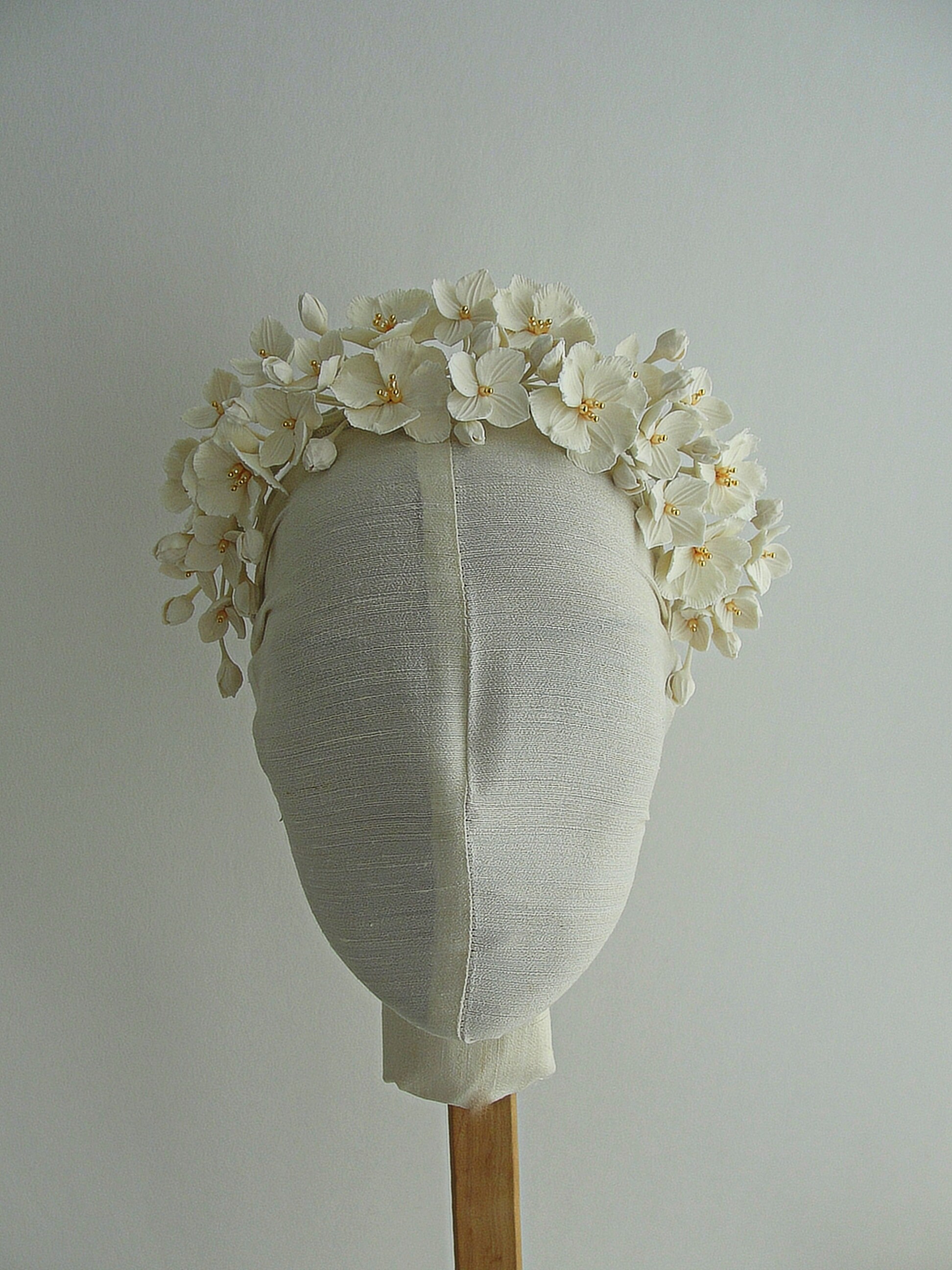 Ivory Grace Bow Tiara main image 1