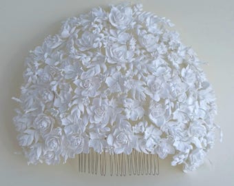 Romantischer Braut-Haarschmuck aus Elfenbeinblüten, Haar-Tiara im Vintage-Stil aus Elfenbeinblüten, viktorianisch inspirierter Haarschmuck, Haarschmuck für Gartenhochzeiten