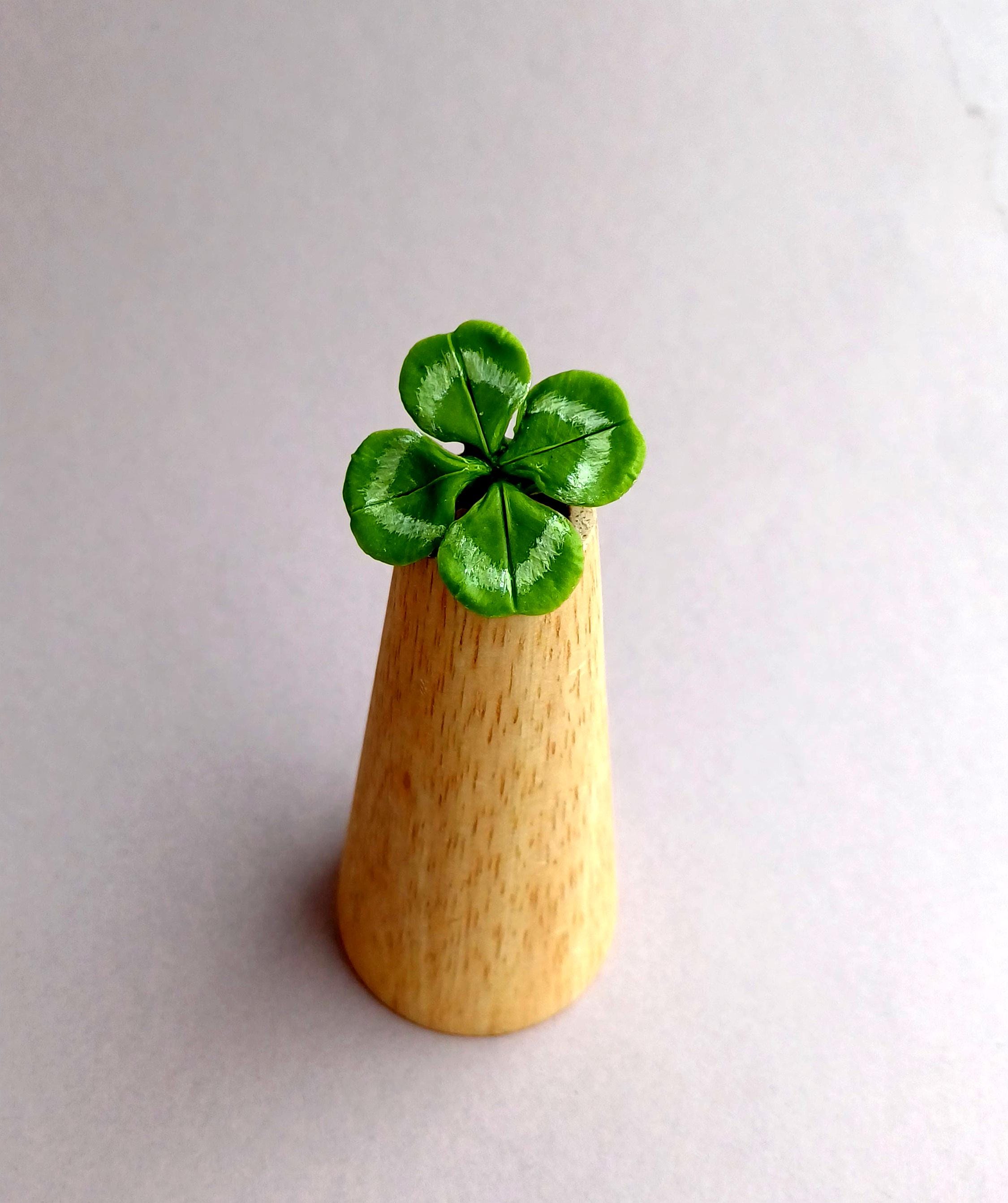 Four-leaf Clover Hair Barrette, Clover Leaf Hair Clip, Green  display picture 1