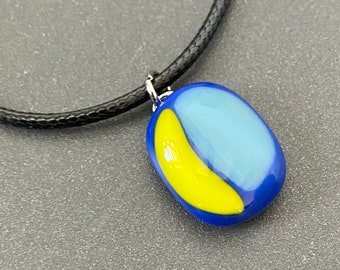 Chartreuse Green and Blue Glass Pendant Necklace
