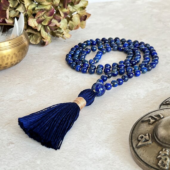 Classic Oval Necklace in Silver and Lapis Lazuli – Henryka