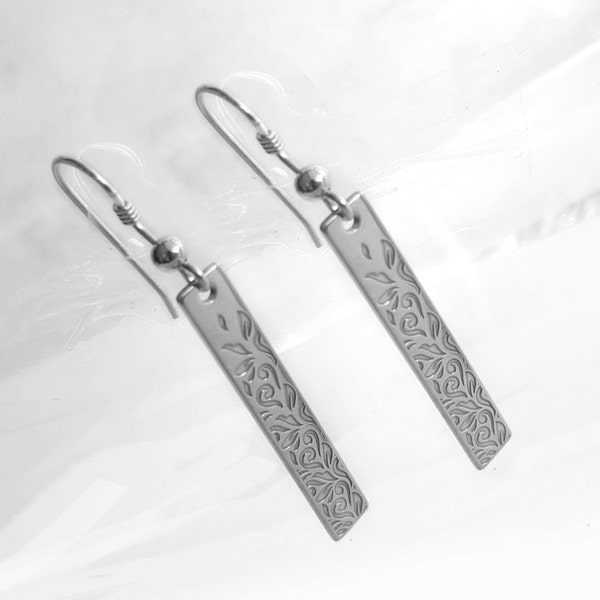 Elegante Gravierte Stab Ohrringe, 925 Silber, Längliche Ohrhänger, Blumen Motif, Ohrschmuck