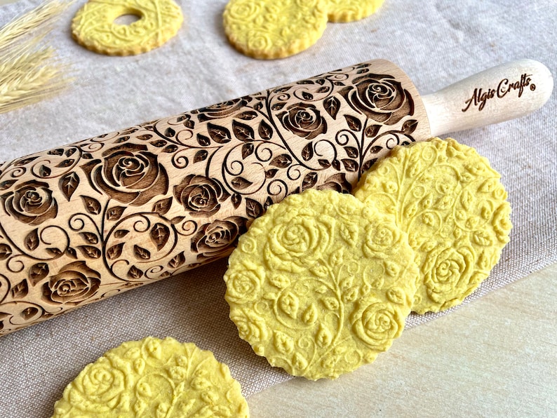 Rouleau à pâtisserie ROSES DE DAMAS. Rouleau de pâte aux roses pour pâtisseries maison. Rouleau à pâtisserie gravé avec motif par Algis Crafts image 3