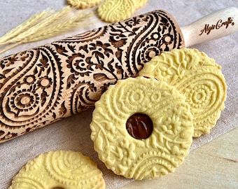 Deegroller met PAISLEY voor zelfgemaakt gebak. Deegroller met bloemen voor keramiek van Algis Crafts